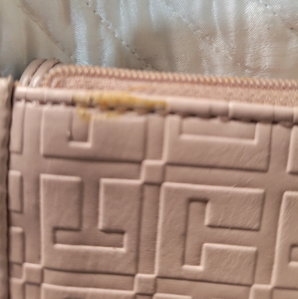Tommy Hilfiger Blush Pink Embossed Logo Zip Around Wallet - Picture 5 of 5